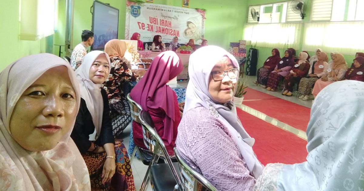 Anggota Dharma Wanita Hadiri Kegiatan Rutin Hari Ibu