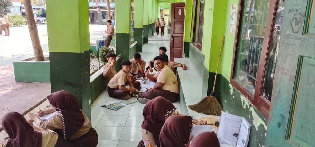 Aktifitas KBM Siswa Kelas 9D